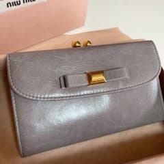 MIUMIU 財布のサムネイル