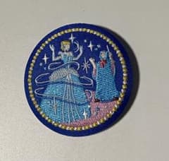 ディズニー　刺繍缶バッチのサムネイル