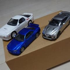 楽プラ r35gtr r34gtrブライアン仕様、1/24イニシャルD fc3sのサムネイル