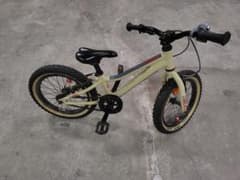 commencal子供用自転車 16インチ ベージュ commencal子供用自転車 16インチ ベージュ - メルカリ