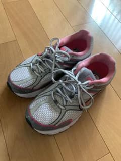 ランニングシューズ NIKEスニーカー 23.5のサムネイル