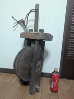 つるべ、アンティーク家具、井戸のつるべ？骨董家具 木製 天然木製 滑車 釣瓶 つるべ 自在鉤 井戸 囲炉裏 昭和レトロ