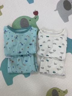 ユニクロ　幼児半袖パジャマ2着のサムネイル