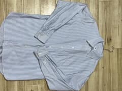 と*も様 UNIQLO Mサイズ 青と白縦線ストライプ長袖シャツのサムネイル