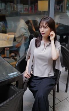 vallan Lots Pearls Cape Blouse