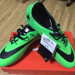 新品 NIKE サッカースパイク ハイパーヴェノム 25.5cmのサムネイル