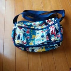 ムーミンバックのサムネイル