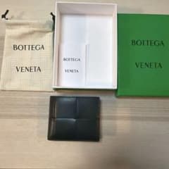 BOTTEGA VENETA ダークモス　カセット 二つ折りウォレットのサムネイル