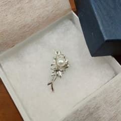 【未使用・箱付き】JEWELRY TSUTSUMI パールブローチ SILVERのサムネイル