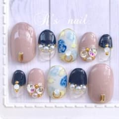 ꫛꫀꪝ❤️#26 ショート♡ネイビー×グレージュ×フラワーパウダージェルネイルのサムネイル