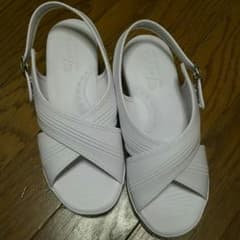新品❗ナースサンダルのサムネイル