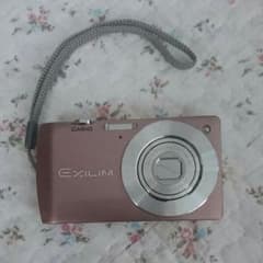デジタルカメラ　CASIO　EXILIMのサムネイル