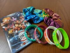 ※プレゼント再追加！+最終値下げ！【鬼滅の刃】映画特典+ラバーブレス+シュシュ！のサムネイル