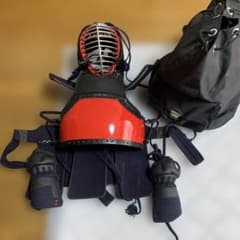 剣道 防具セット 赤と黒 バッグ付き子供用5月末迄限定値下げ3.2万円に戻しますのサムネイル