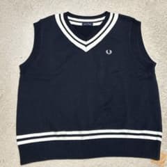 美品】FRED PERRY Striped Trim V-Neck Tank - メルカリ
