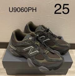吉田怜香さん着用 New Balance 9060 
