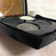 シャネル アイシャドウ 正規品のサムネイル