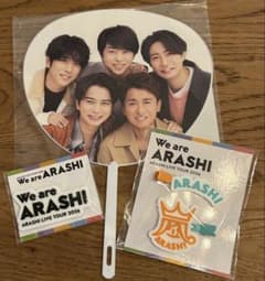 ARASHI LIVE TOUR 2026ロゴマグネット ミニうちわヘアクリップ - メルカリ