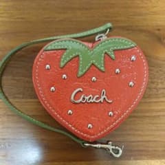週末お値下げ！★美品★ COACH コインケース いちご 小銭入れのサムネイル