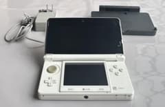 Nintendo 3DS 本体 ホワイト CTR-001 充電器付きのサムネイル