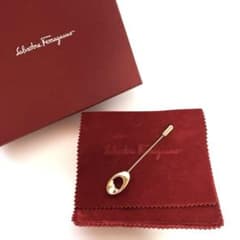 Ferragamo フェラガモ ブローチ
