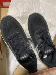 新品　最新モデル　New Balance  x 1080 v14 B14のサムネイル