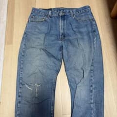 Levi's デニムパンツ ダメージ加工のサムネイル