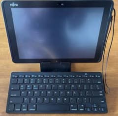 富士通タブレット Windows11Pro＆Bluetoothキーボードセットのサムネイル