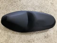 YAMAHA マジェスティs 純正ノーマルシート ブラックのサムネイル