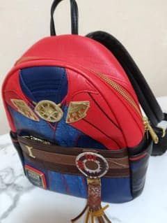 新品未使用 MARVEL ドクターストレンジ Loungefly リュックのサムネイル
