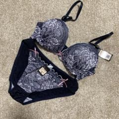 ブラジャー＆ショーツ  セット♥️ C70/M ♥️上品　　綺麗　週末最終値下げ中のサムネイル