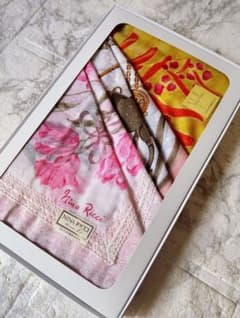 NINA RICCI 　Burberry　シビラ　ハンカチ 3枚セットのサムネイル