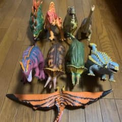 恐竜フィギュア9体のサムネイル