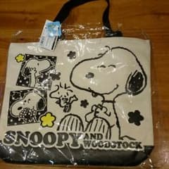 新品スヌーピー  バッグのサムネイル