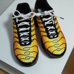 NIKE  AIR  MAX PLUSタイガーカラーのサムネイル