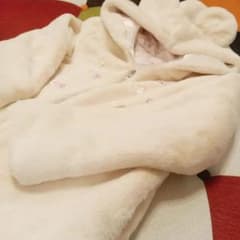超美品✿メゾピアノ✿クマ耳フード付きフェイクファーコート♡クリーム色♡130のサムネイル