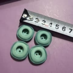 ミントグリーン ボタン 4個セット 約2cm スクエア 2穴 レトロ リメイクのサムネイル