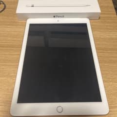 iPad (第6世代)  128GBのサムネイル