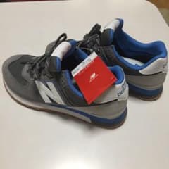 スニーカーのサムネイル