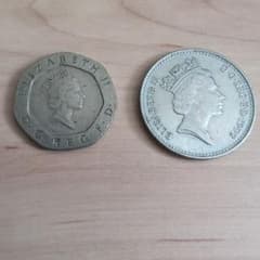 イギリス 10ペンス、20ペンス旧硬貨 2枚セット - メルカリ