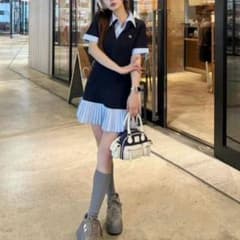 NICE CLAUP ドッキングプリーツミニワンピース ネイビー Mサイズのサムネイル