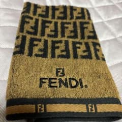 FENDI 】ロゴ入りハンドタオル ブラウン/ブラック - メルカリ