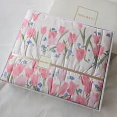 NINA RICCI チューリップ柄 掛け布団　シルク100% 絹　未使用品 NINA RICCI 羽毛肌掛布団 150×210cm チューリップ柄 箱入り - メルカリ