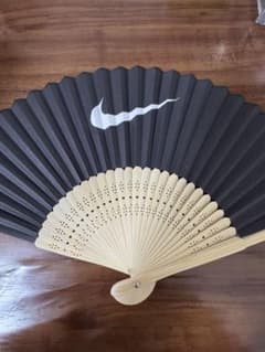 Nike 扇子 黒白 竹製のサムネイル