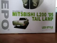 三菱トライトン　社外LEDテールランプのサムネイル