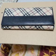 BURBERRY　長財布のサムネイル