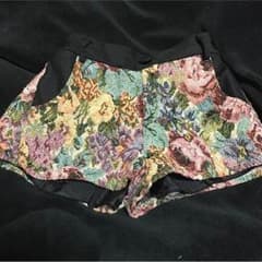 オシャレなショートパンツのサムネイル