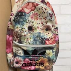 adidas リュックのサムネイル