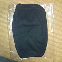 黒マスクのサムネイル