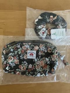 Betty Smith ポーチ &シュシュ 2点セットのサムネイル